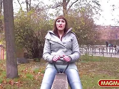 Hai cô gái phim sex nhat ban bo chong nang dau và chàng trai đang vui vẻ