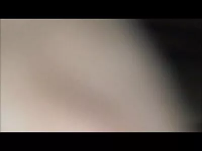 Sừng chó cái phim sec nhat ban bo chong nang dau chị mình với một dildo trong hậu môn