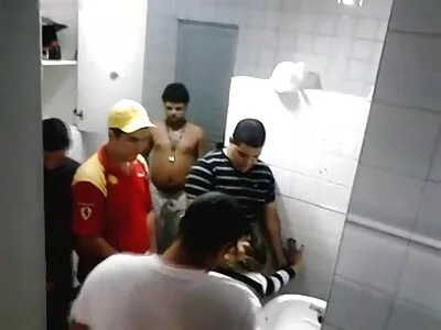 Một thiếu niên dải trần truồng cho phim bo chong nang dau nhat ban chúng tôi