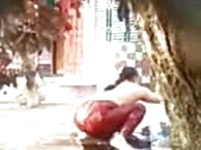 Nasty masquerade trên ban công bo chong nang dau phim nhat ban
