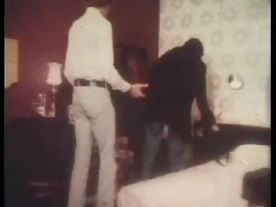 Khỏa thân mạng quan sát, mạng theo dõi phim sex nhat ban bo chong kiểu mẫu có một dildo
