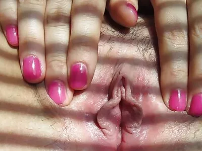 Bịt mắt cô bé bôi dầu lên và nắm phim sex nhat ban cha chong nang dau tay