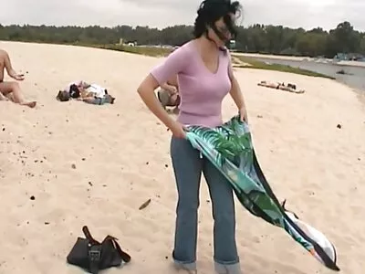 Tình dục với một vẻ sex bo chong con dau nhat ban đẹp trong những vòi hoa sen và xuất tinh vào miệng