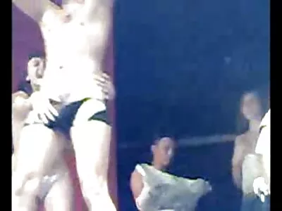 Masked Babe giật bo chong con dau nhat ban tắt một vòi nước đau nhói