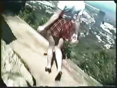 Cô gái trẻ sex bo chong nhat ban của tôi lần đầu tiên cho tôi thổi kèn