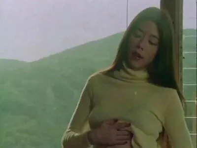 Cô bạn gái tóc vàng xinh đẹp làm phim sec bo chong nang dau nhat ban một trò chơi điên cuồng trước webcam phía trước,!