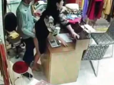 Nước trái cây đàn ông trên khuôn phim sec bo chong nang dau nhat ban mặt dễ thương của cô ấy